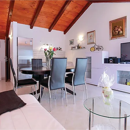 Four-bedroom 03 * Vela Luka