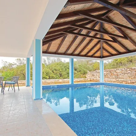 Four-bedroom 03 Hébergement de vacances *