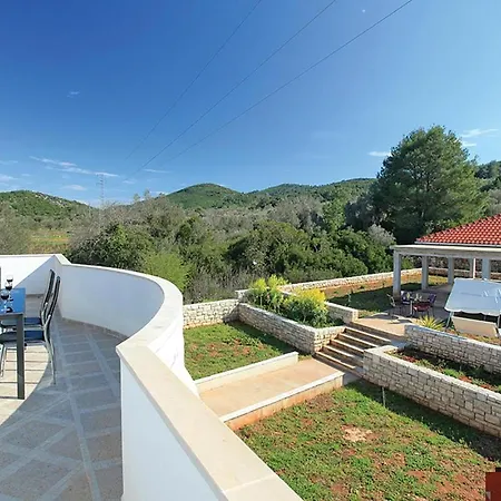 Four-Bedroom Holiday Home Vela Luka 03 *