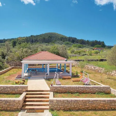 Four-bedroom 03 Vela Luka