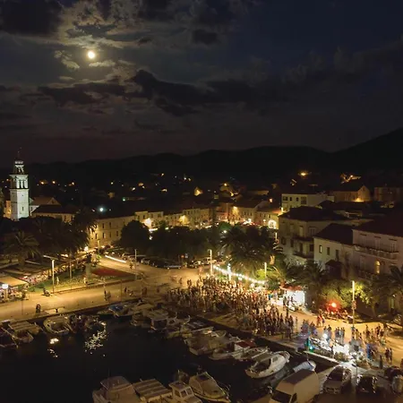 4 Bedroom Amazing Home In Vela Luka