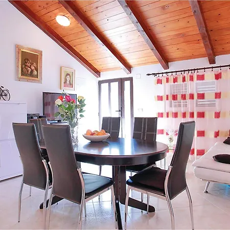 Nyaraló Four-bedroom 03 Vela Luka