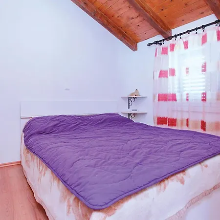 Four-bedroom 03 Nyaraló *