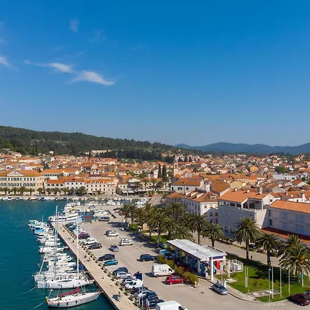 Nyaraló Four-bedroom 03 Vela Luka