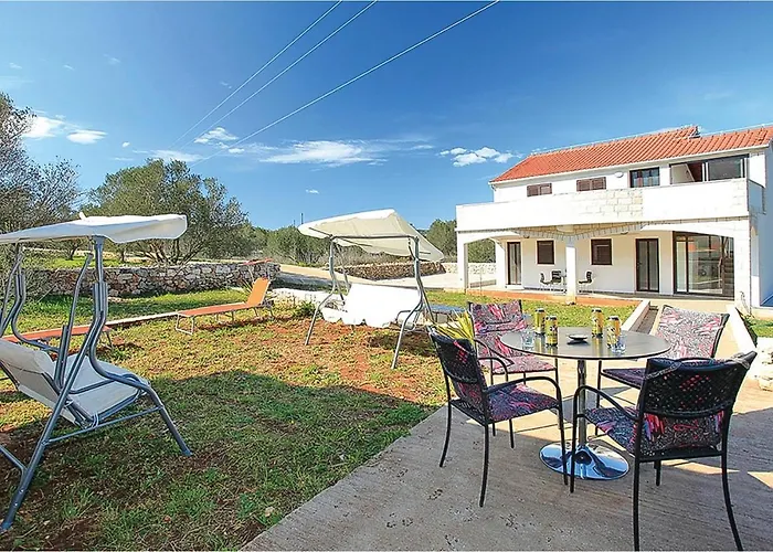 Four-bedroom 03 בית נופש וולה לוקה