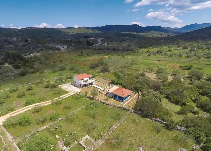 Four-bedroom 03 בית נופש וולה לוקה