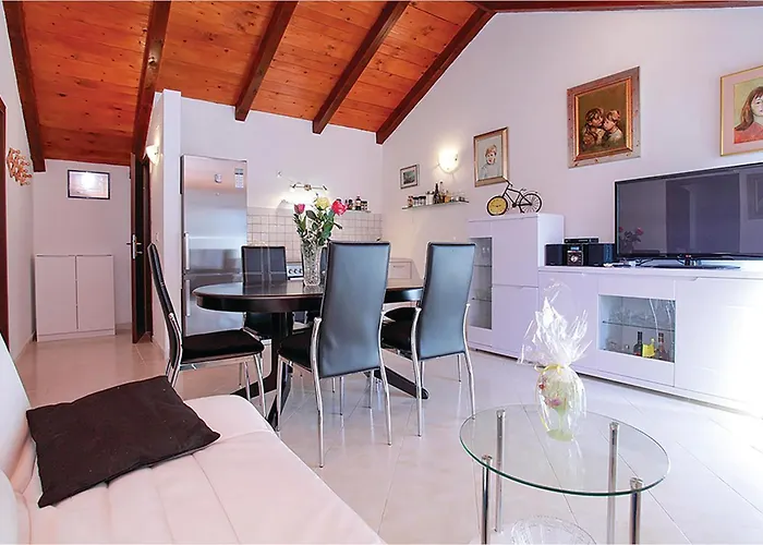 Four-bedroom 03 * וולה לוקה